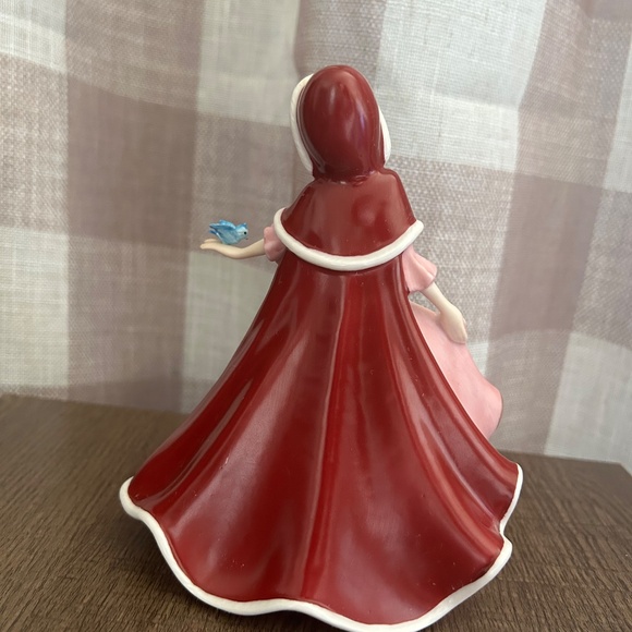 Belle Disney 2005 Bradford Editions Collectible - Picture 2 of 4